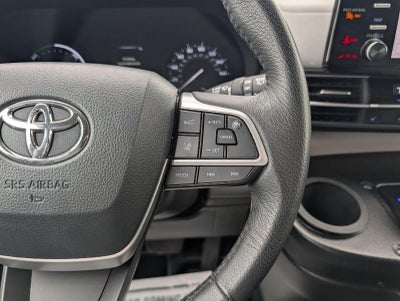 2022 Toyota Sienna XLE 8-Passenger