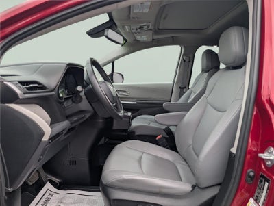 2022 Toyota Sienna XLE 8-Passenger