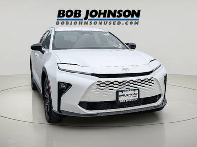 2025 Toyota Crown Signia XLE