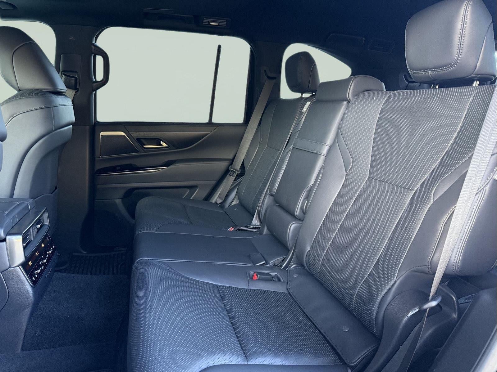 2025 Lexus LX 700h OVERTRAIL