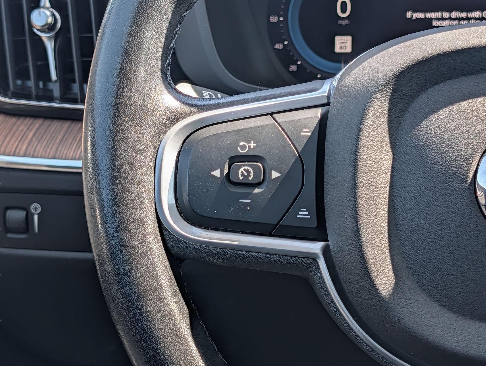 2022 Volvo XC60 Momentum