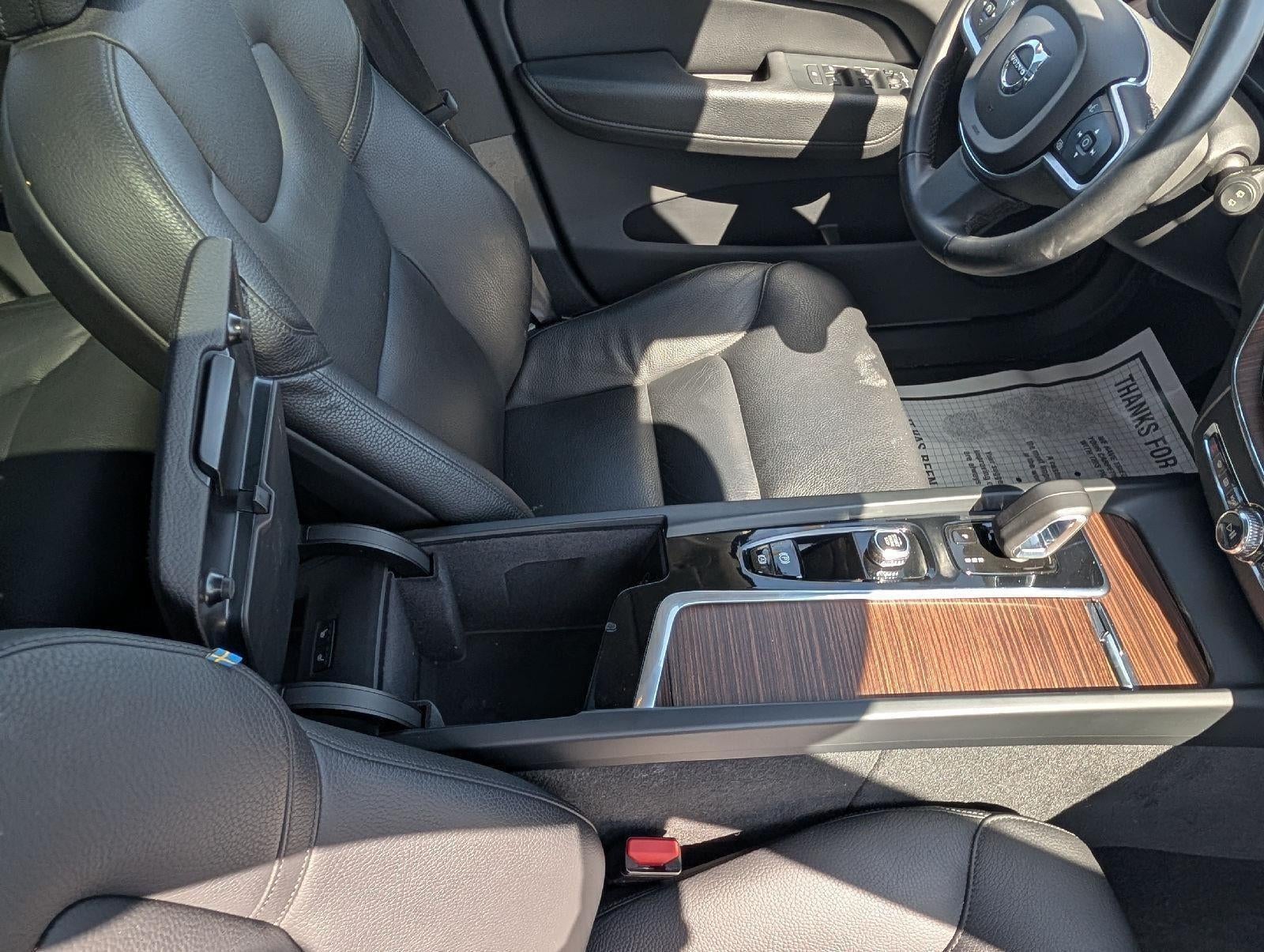 2022 Volvo XC60 Momentum