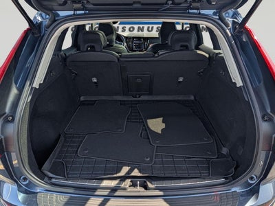 2022 Volvo XC60 Momentum