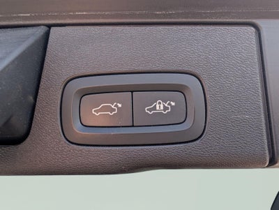 2022 Volvo XC60 Momentum