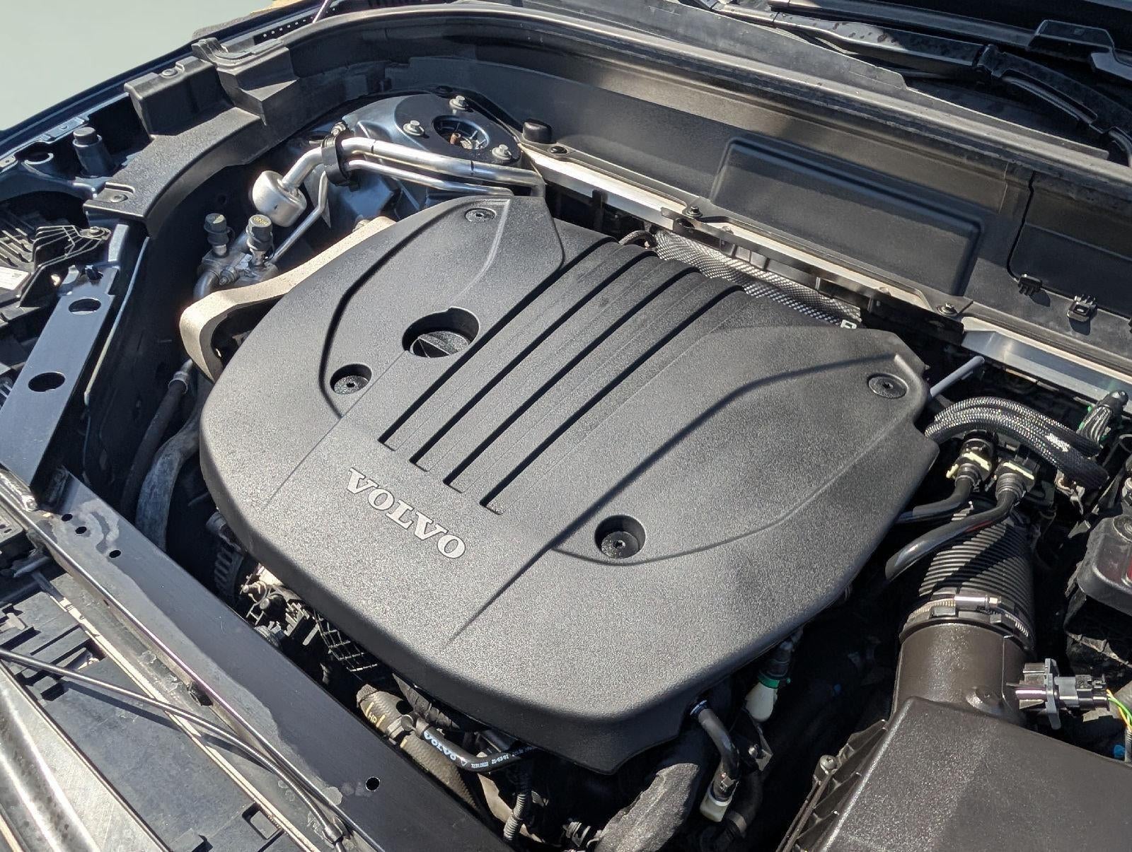 2022 Volvo XC60 Momentum