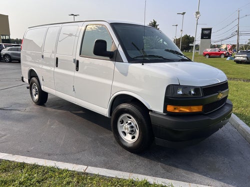 2025 Chevrolet Express Cargo WT