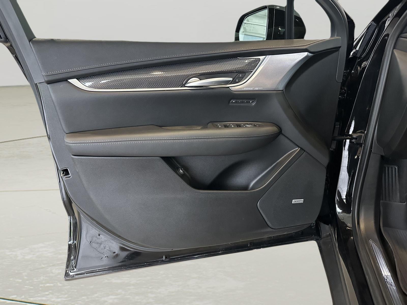 2025 Cadillac XT5 Sport