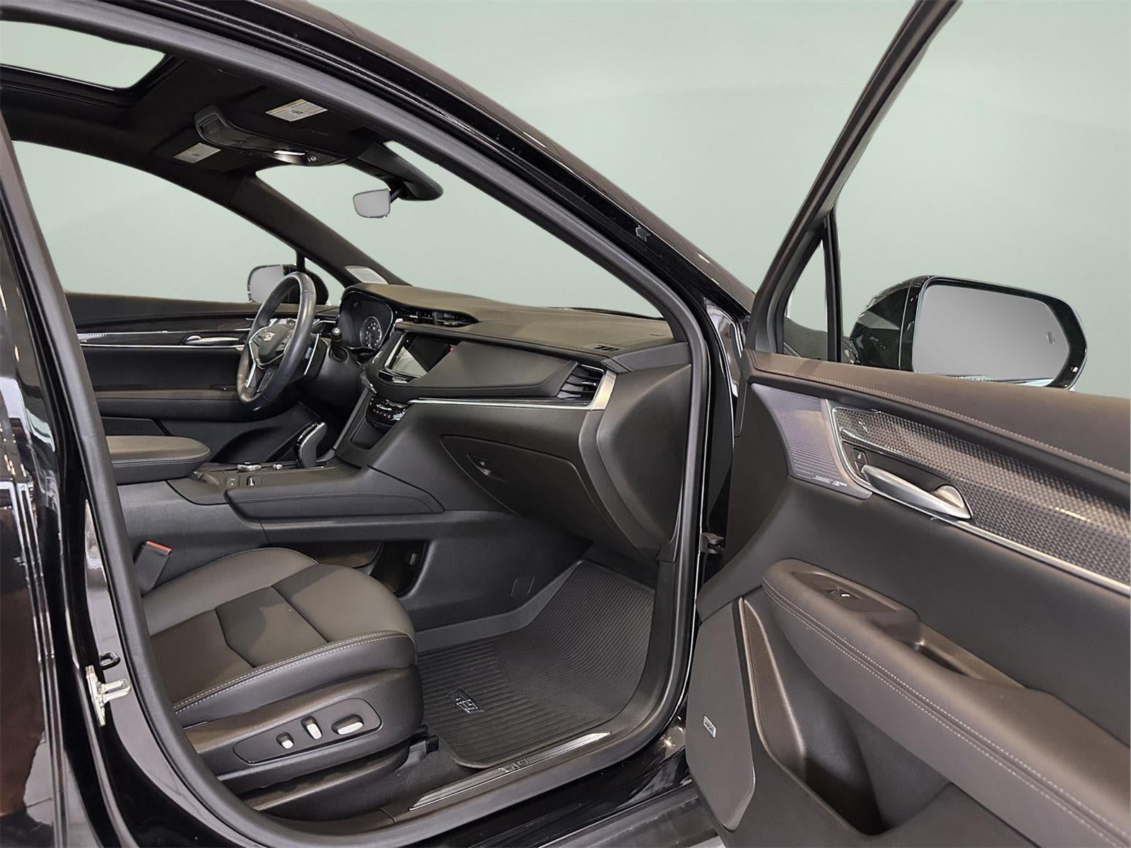 2025 Cadillac XT5 Sport