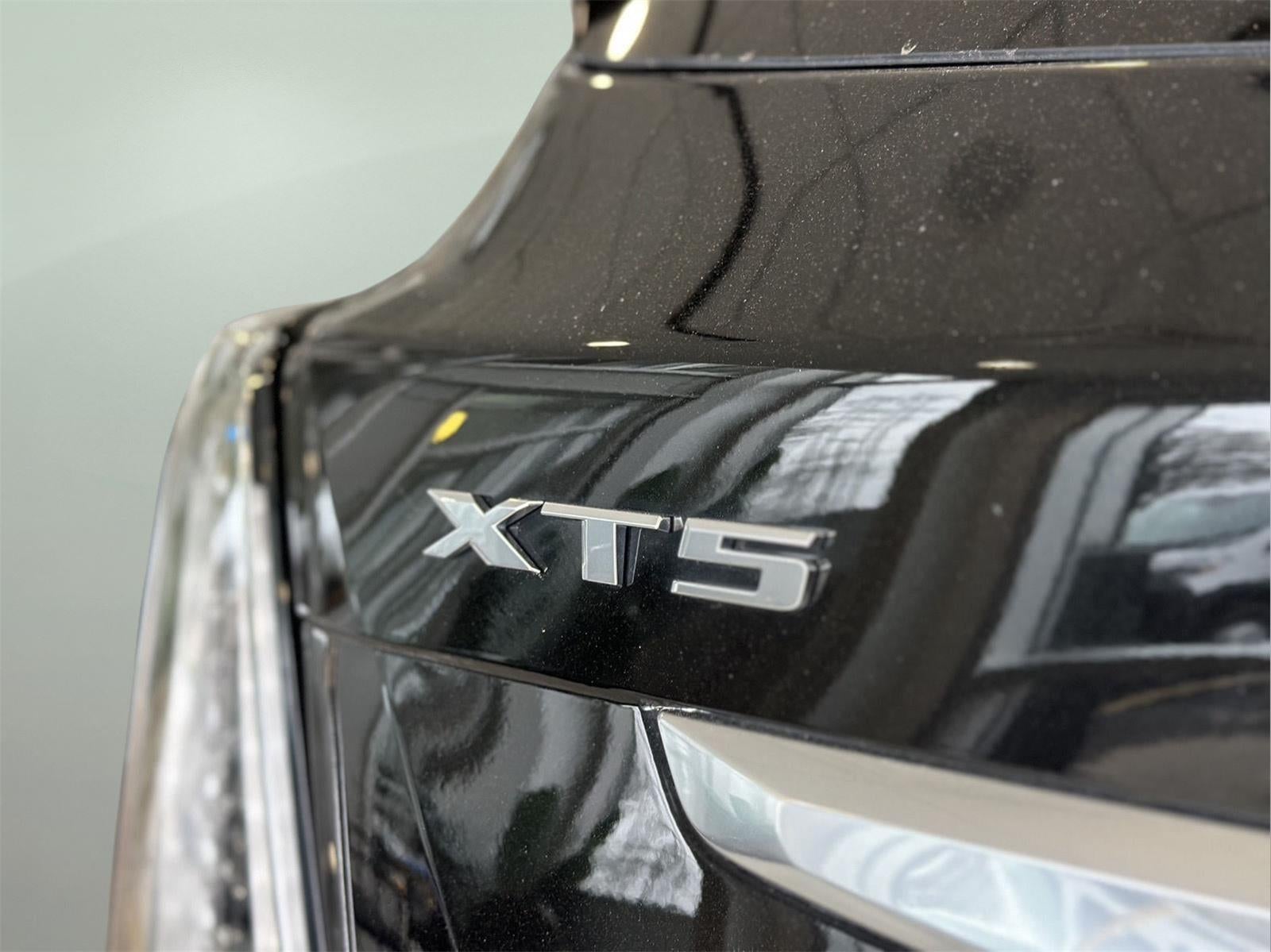 2025 Cadillac XT5 Sport