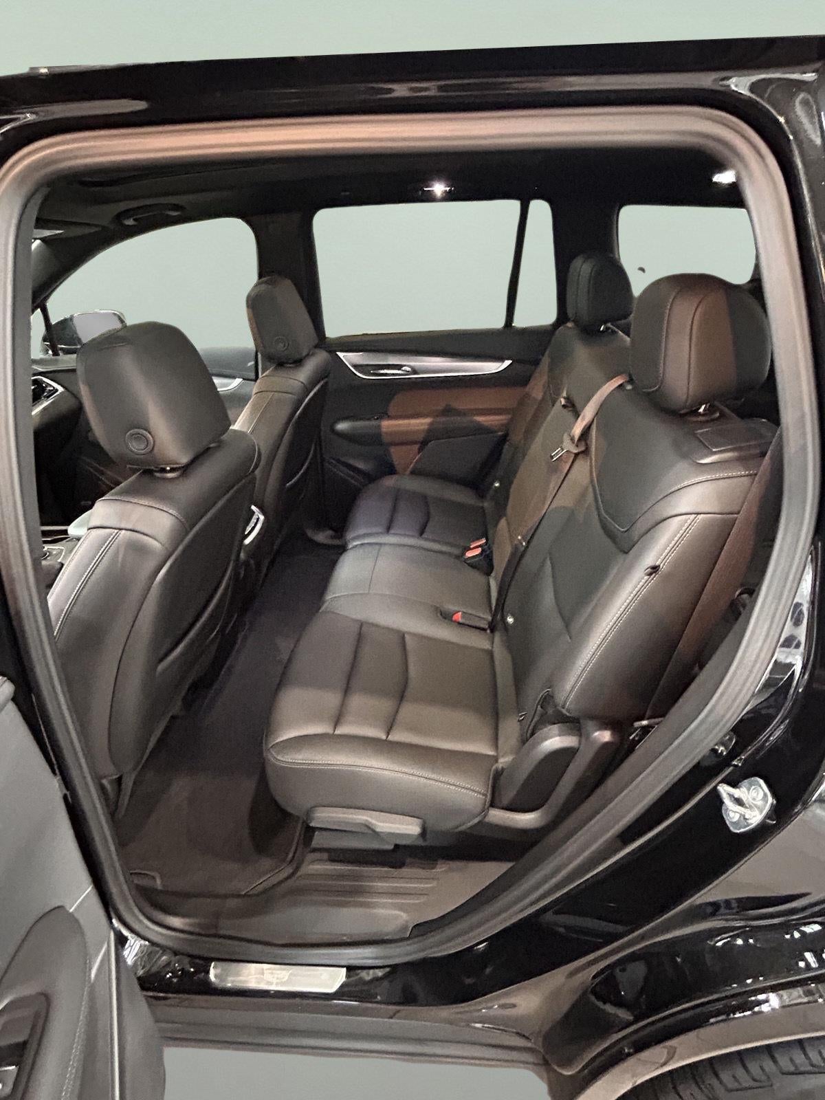 2024 Cadillac XT6 Luxury
