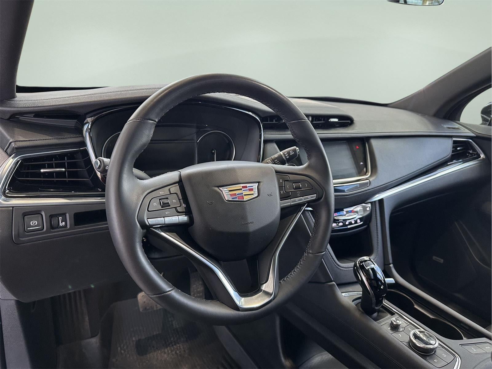 2024 Cadillac XT6 Luxury