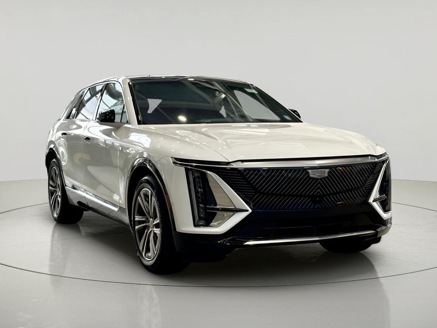 2024 Cadillac LYRIQ Luxury 1