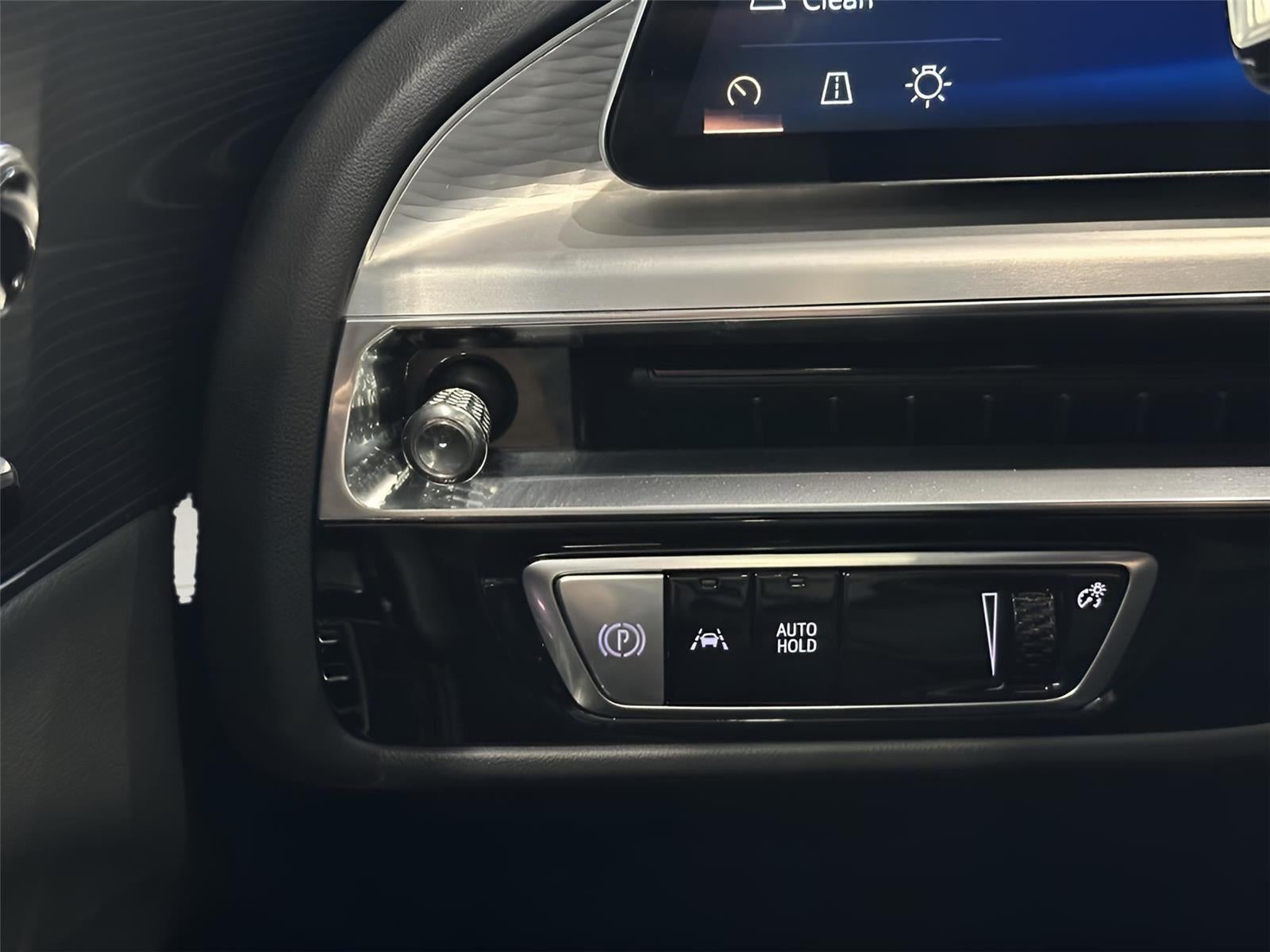 2024 Cadillac LYRIQ Luxury 1