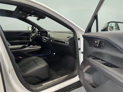 2024 Cadillac LYRIQ Luxury 1