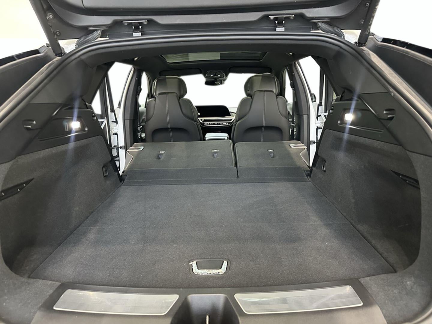 2024 Cadillac LYRIQ Luxury 1