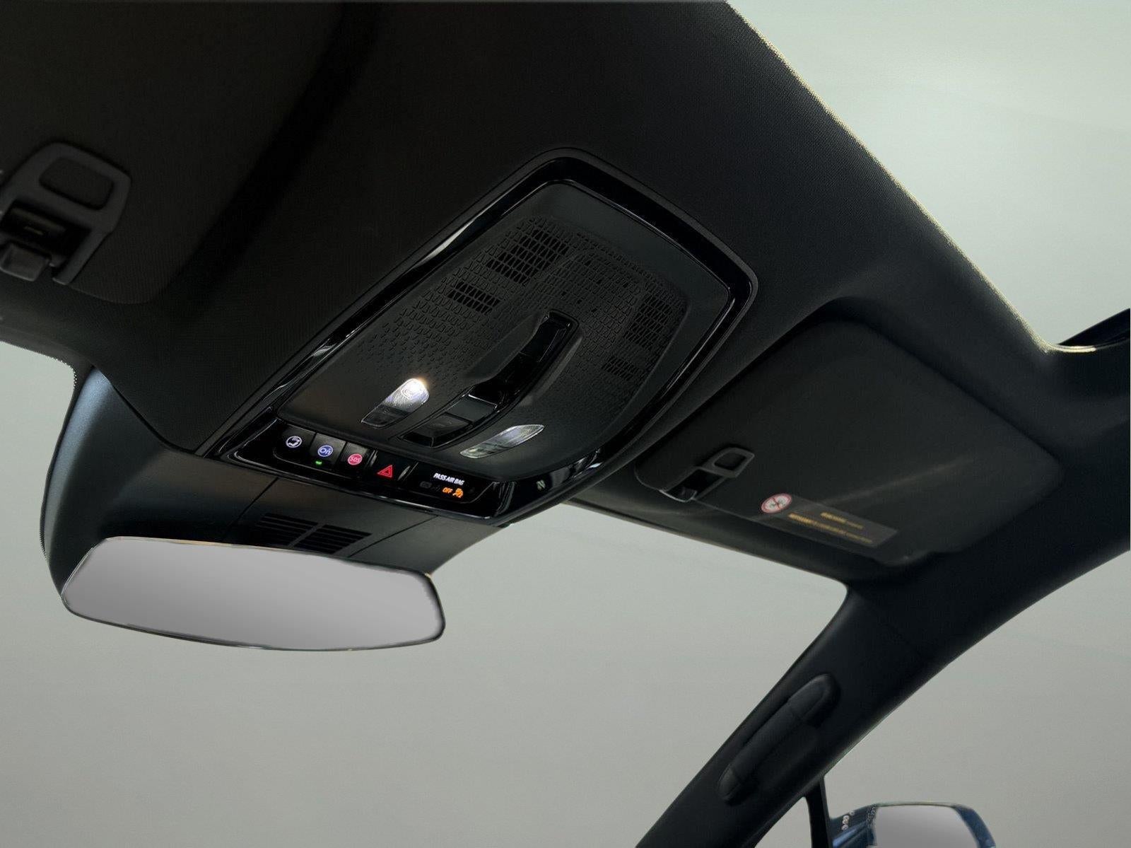 2024 Cadillac LYRIQ Luxury 1