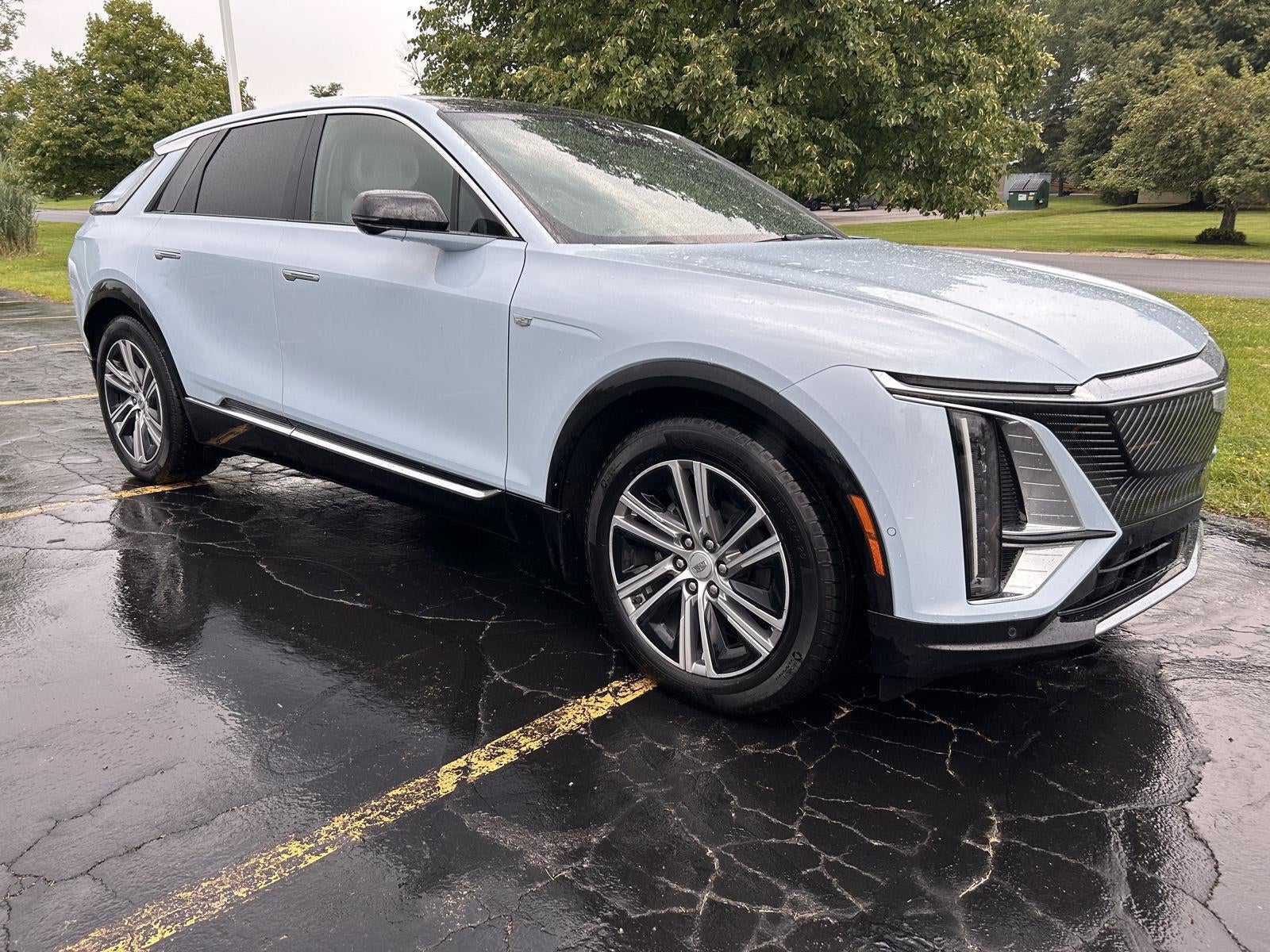 2024 Cadillac LYRIQ Luxury 2