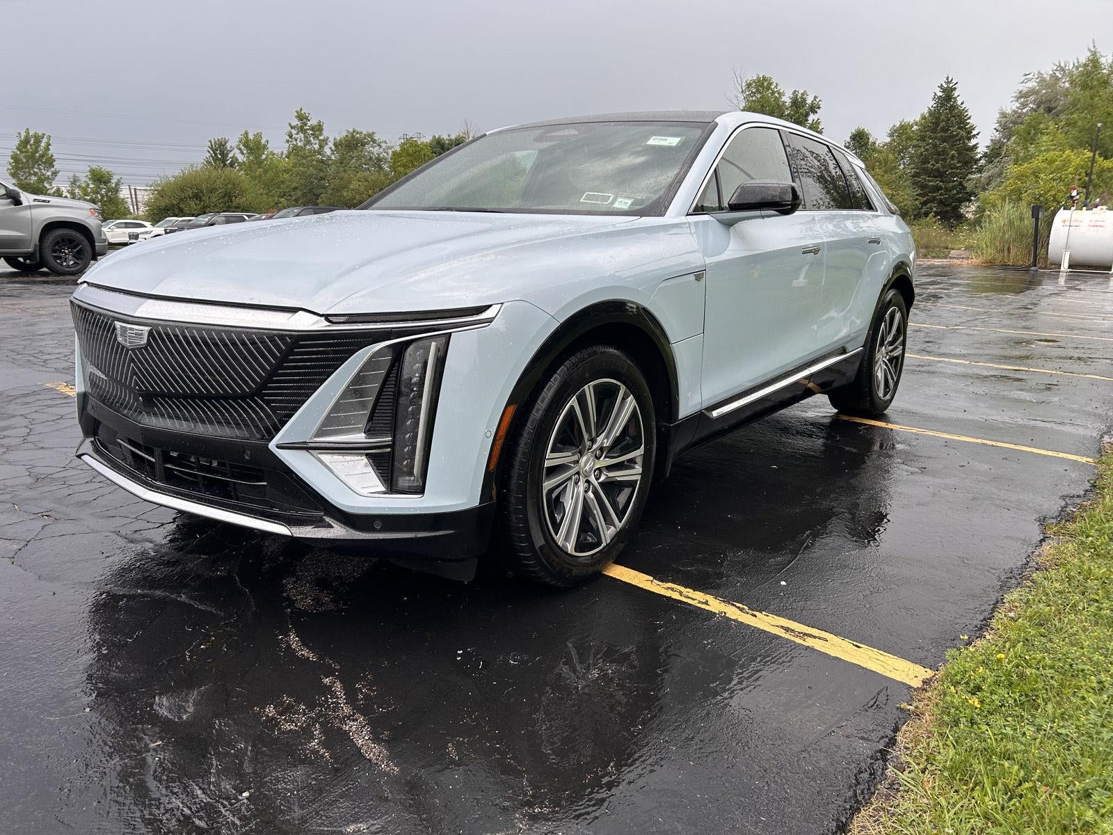 2024 Cadillac LYRIQ Luxury 2