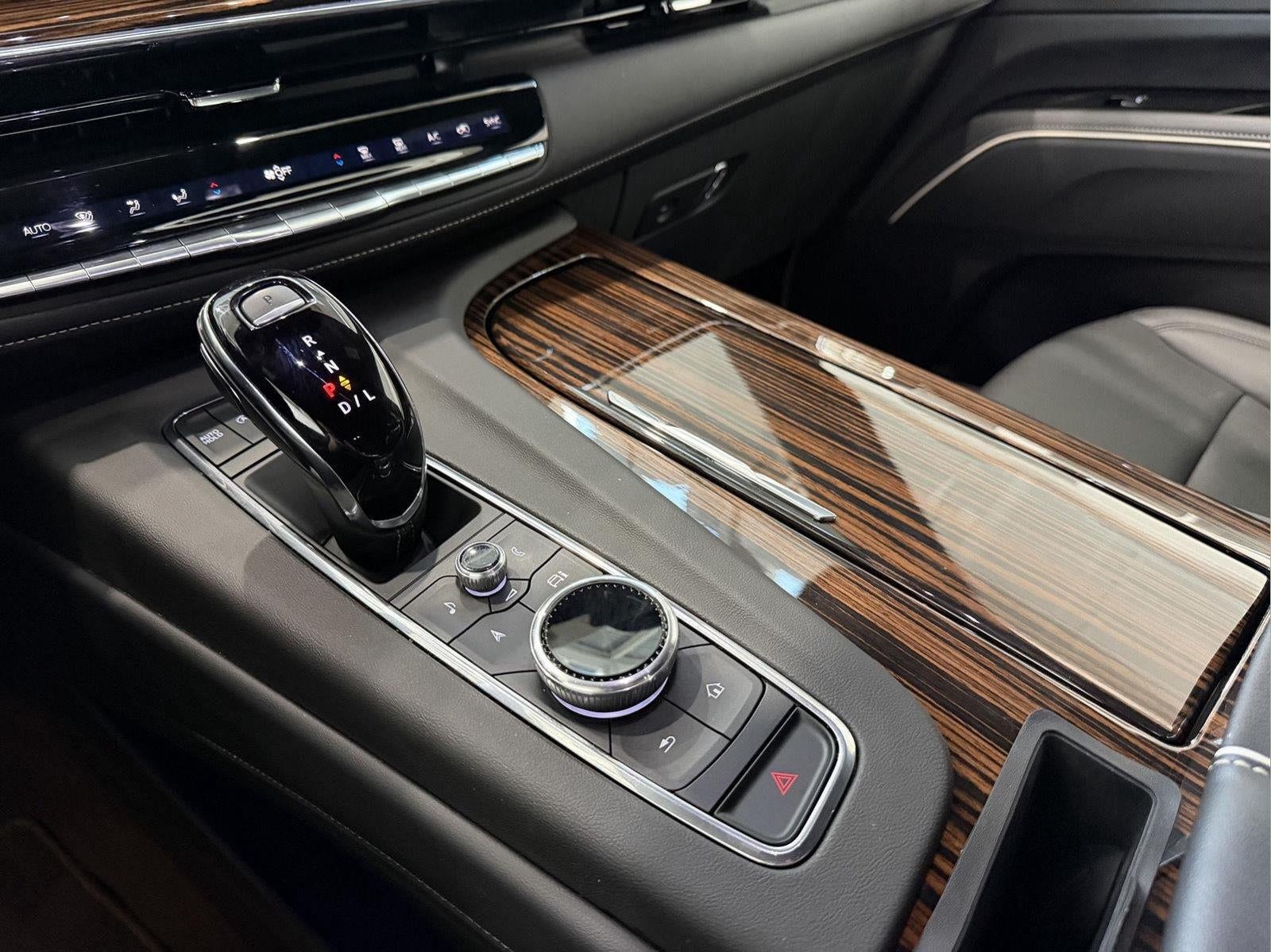 2024 Cadillac Escalade Luxury