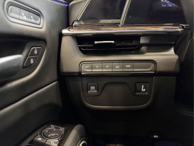 2024 Cadillac Escalade Luxury