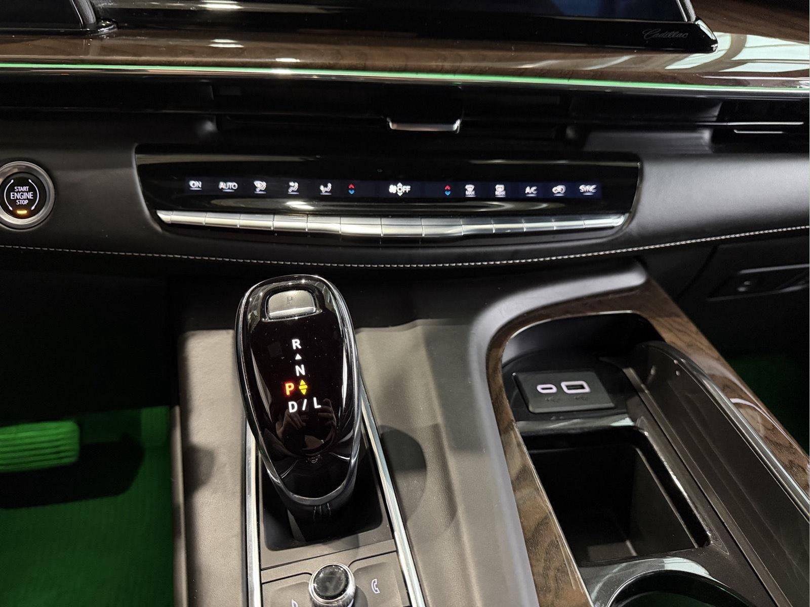 2023 Cadillac Escalade 4WD Sport Platinum
