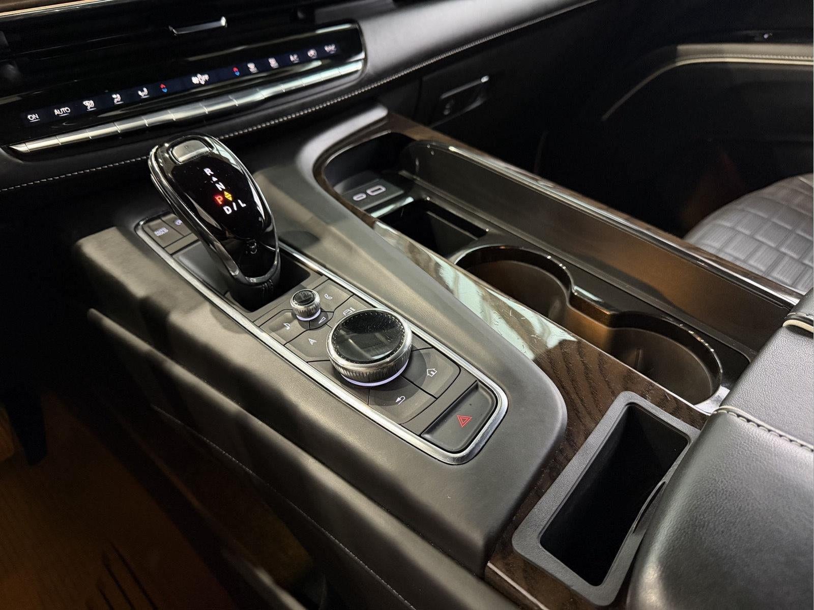 2023 Cadillac Escalade 4WD Sport Platinum