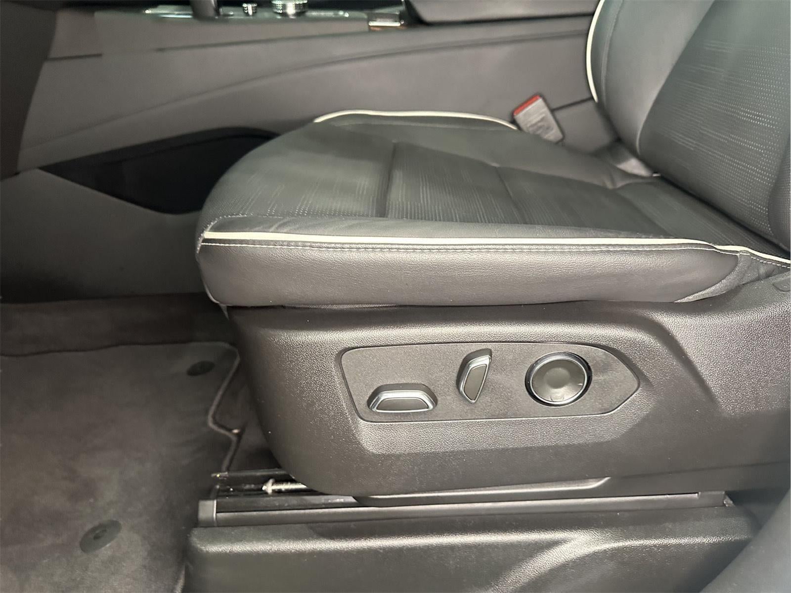 2024 Cadillac Escalade ESV Premium Luxury