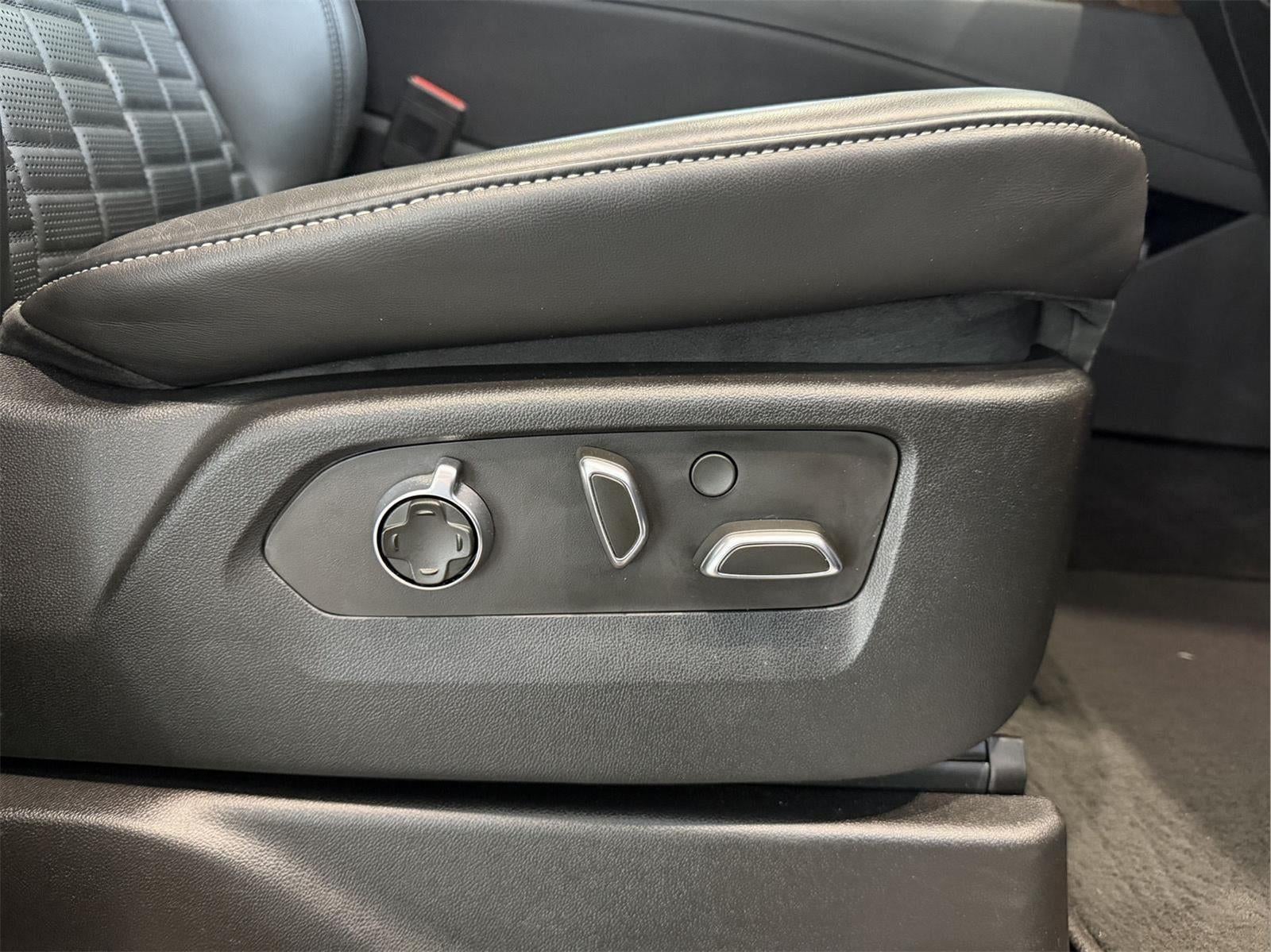 2022 Cadillac Escalade ESV Premium Luxury Platinum