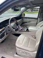 2025 Cadillac Escalade Premium Luxury Platinum
