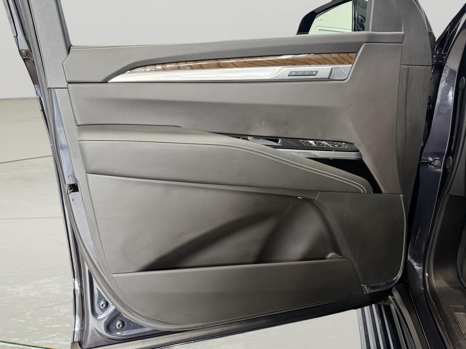 2025 Cadillac Escalade Sport Platinum