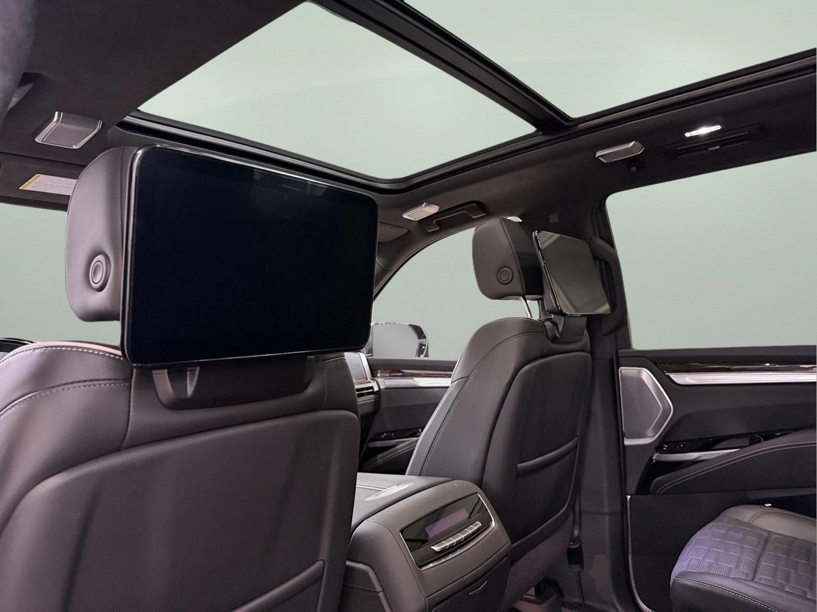 2025 Cadillac Escalade Sport Platinum