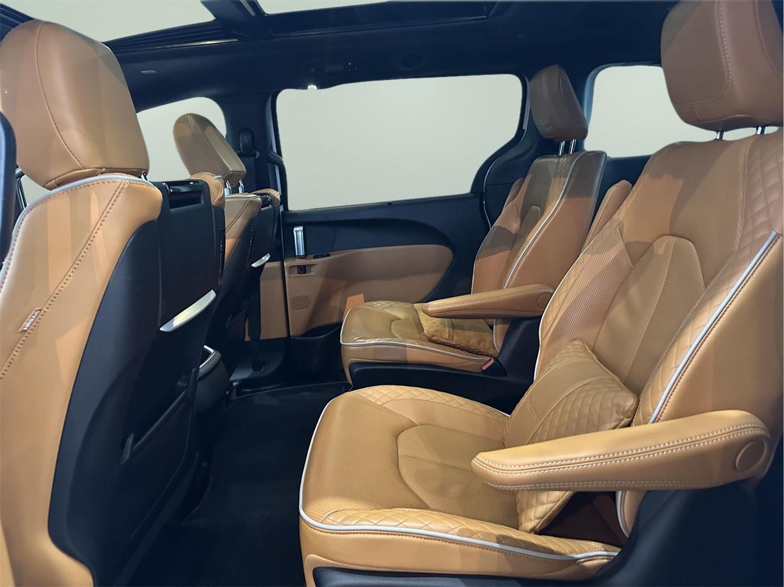 2023 Chrysler Pacifica Hybrid Pinnacle