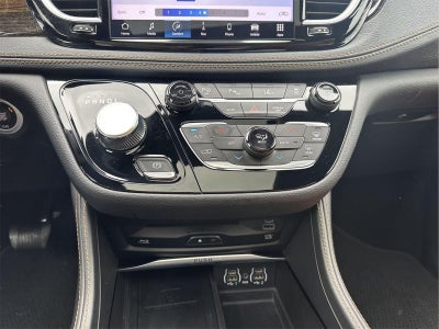2023 Chrysler Pacifica Hybrid Pinnacle