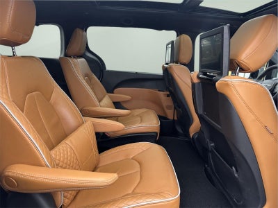 2023 Chrysler Pacifica Hybrid Pinnacle