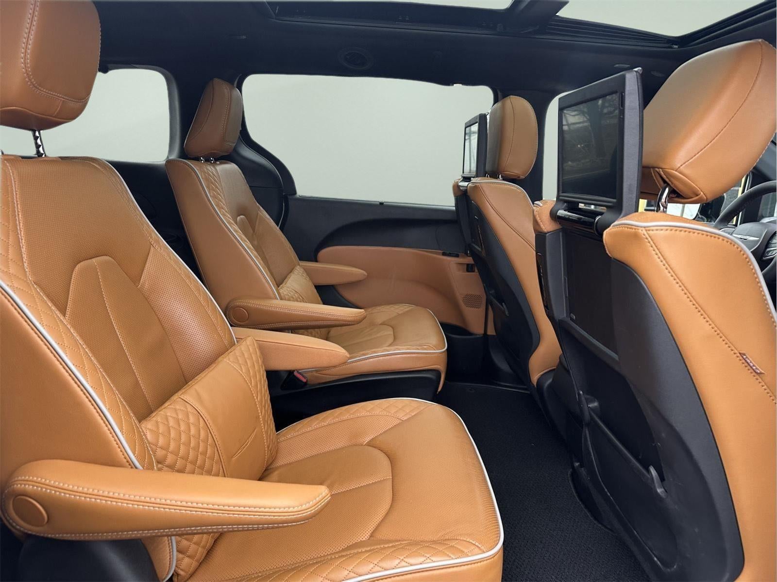 2023 Chrysler Pacifica Hybrid Pinnacle