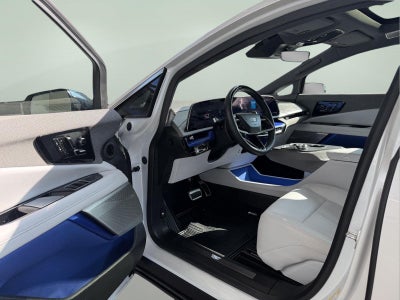 2025 Cadillac OPTIQ Luxury 1