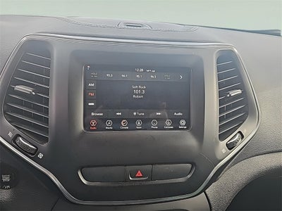 2019 Jeep Cherokee Latitude Plus Fresh Trade! Low Miles, Android Auto& Apple Carpla