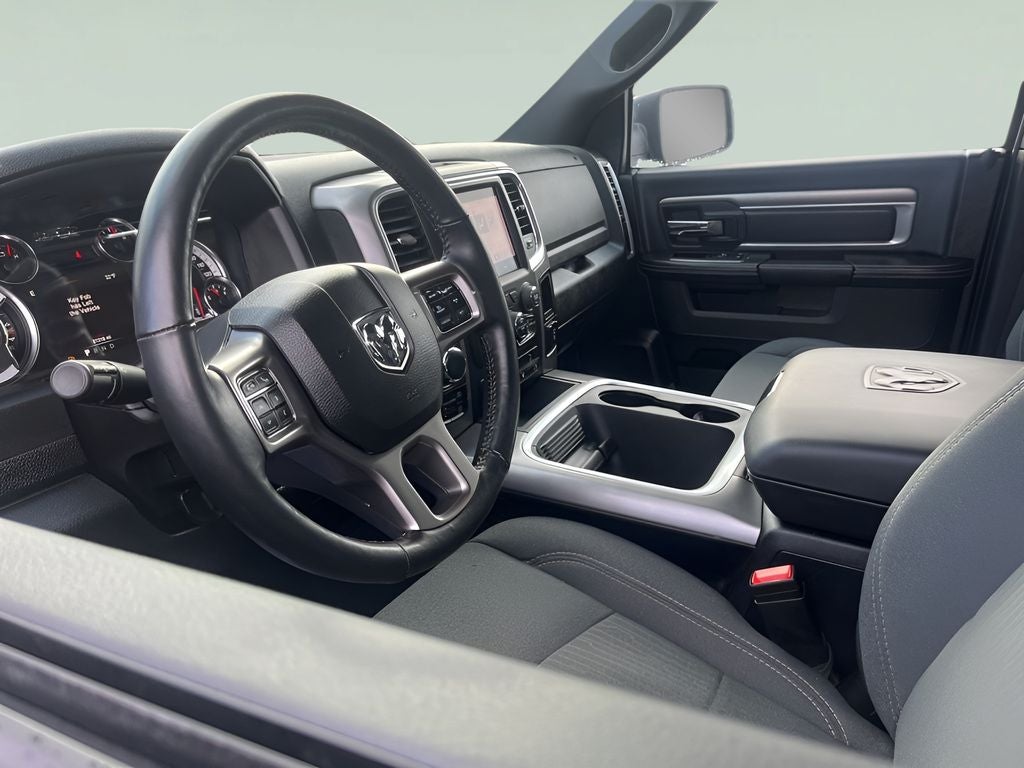 2024 RAM 1500 Classic Warlock HEMI 5.7L