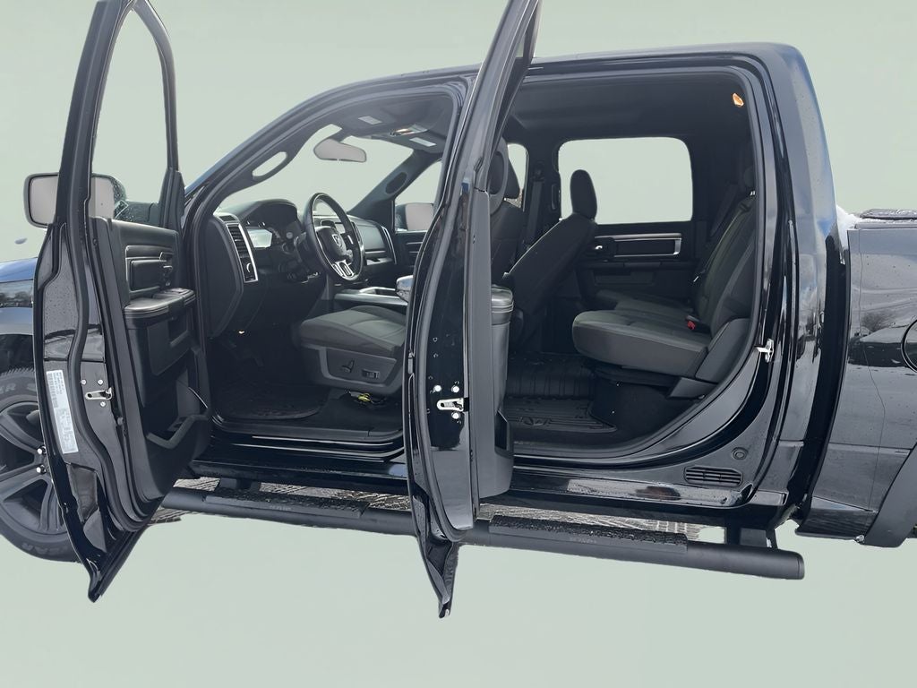 2024 RAM 1500 Classic Warlock HEMI 5.7L