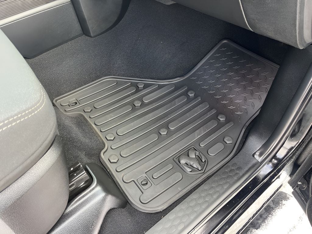 2024 RAM 1500 Classic Warlock HEMI 5.7L