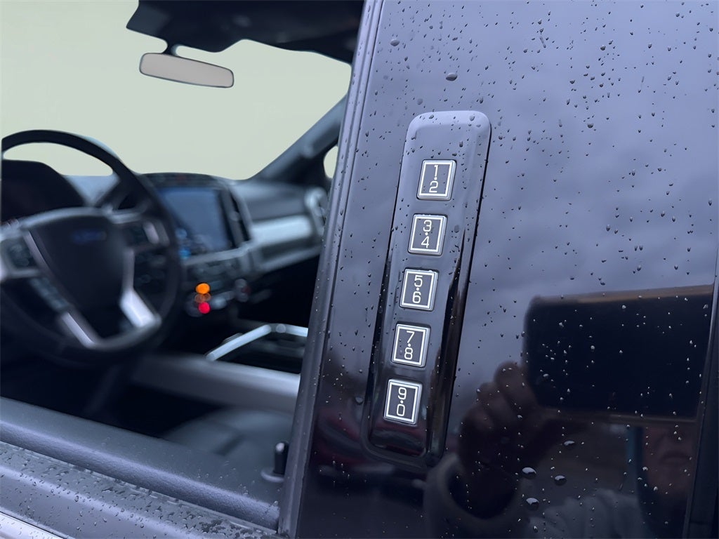 2022 Ford F-350SD Lariat DRW