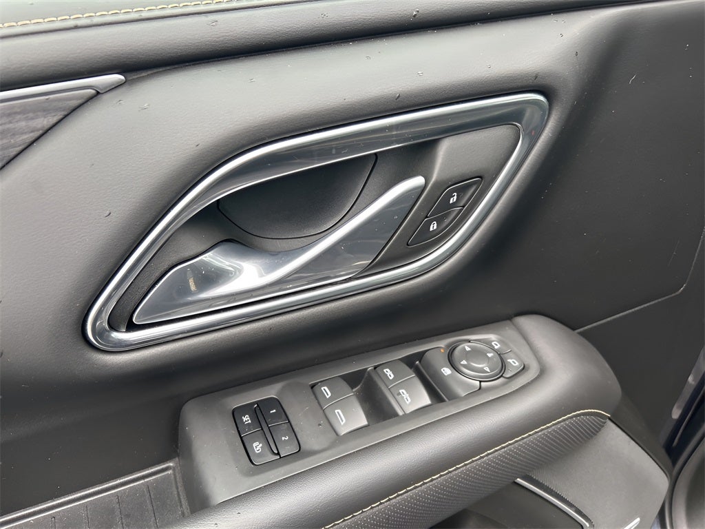 2023 GMC Yukon SLT CARBRAVO!