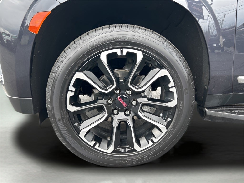 2023 GMC Yukon SLT CARBRAVO!