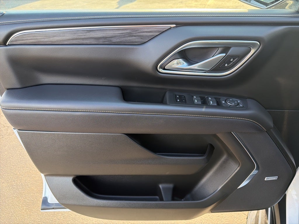 2023 GMC Yukon SLT CARBRAVO!