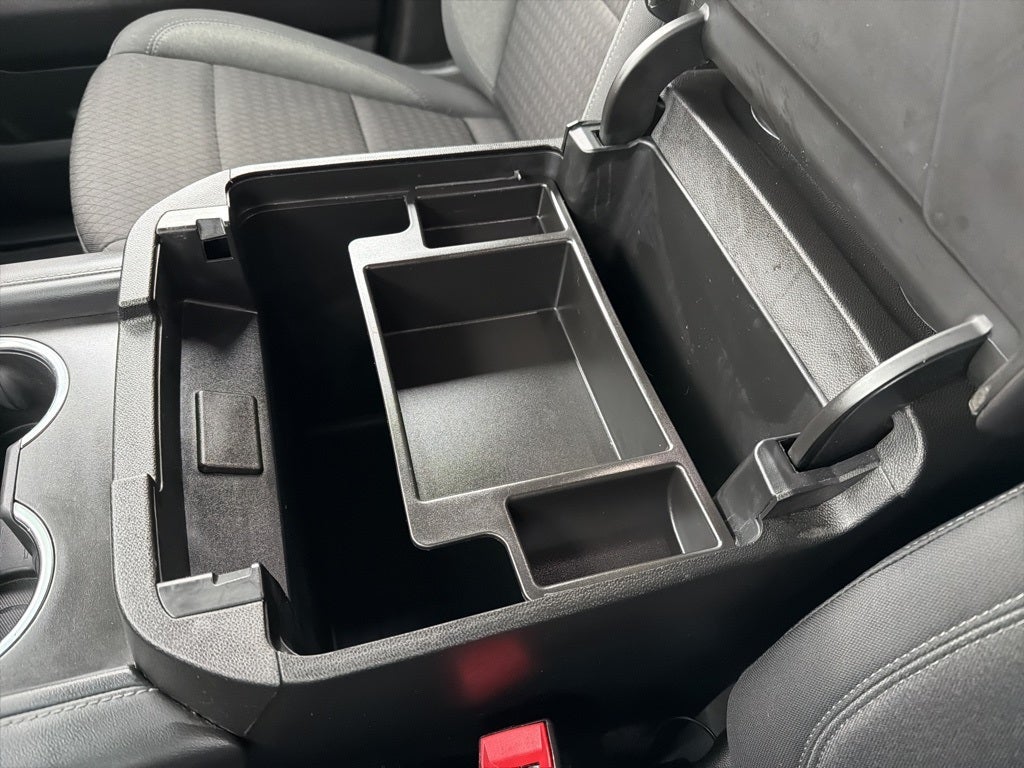 2023 Chevrolet Tahoe LS CARBRAVO!