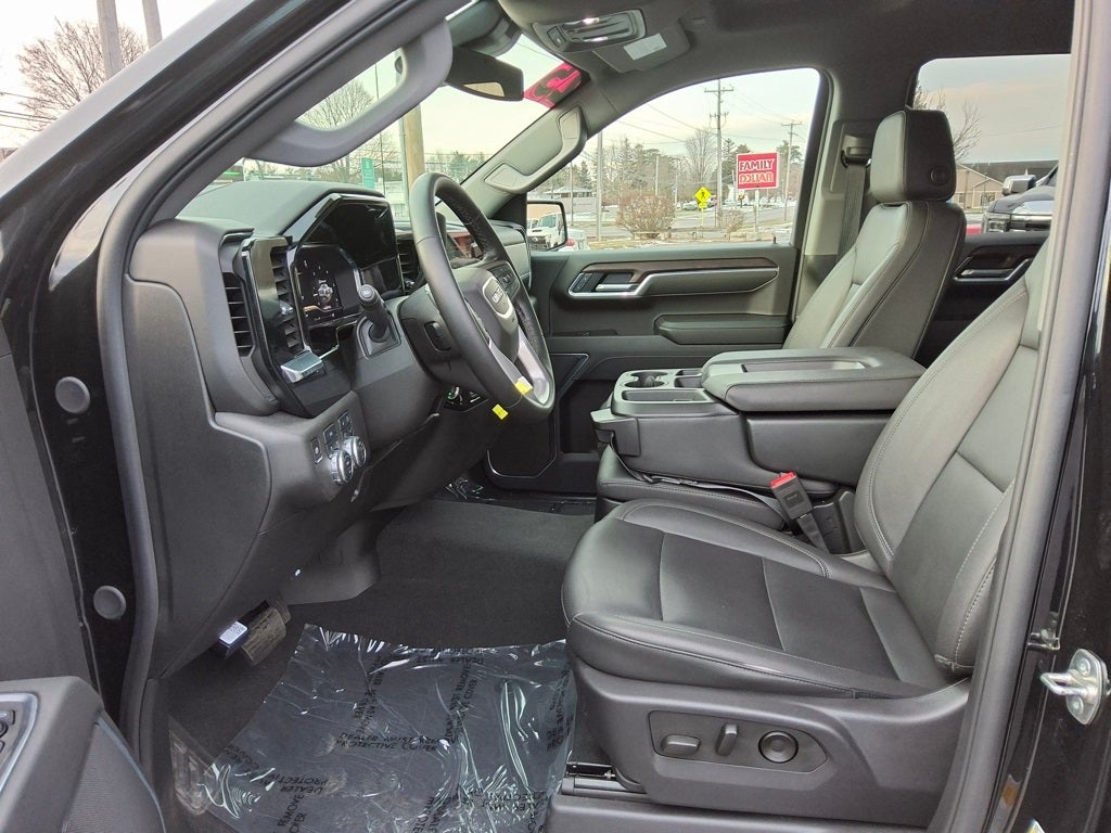 2025 GMC Sierra 1500 SLT Leather W/Heated Power Seats!