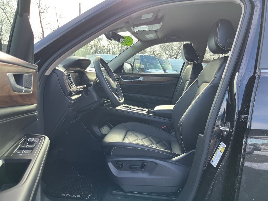 2024 Volkswagen Atlas 2.0T SE