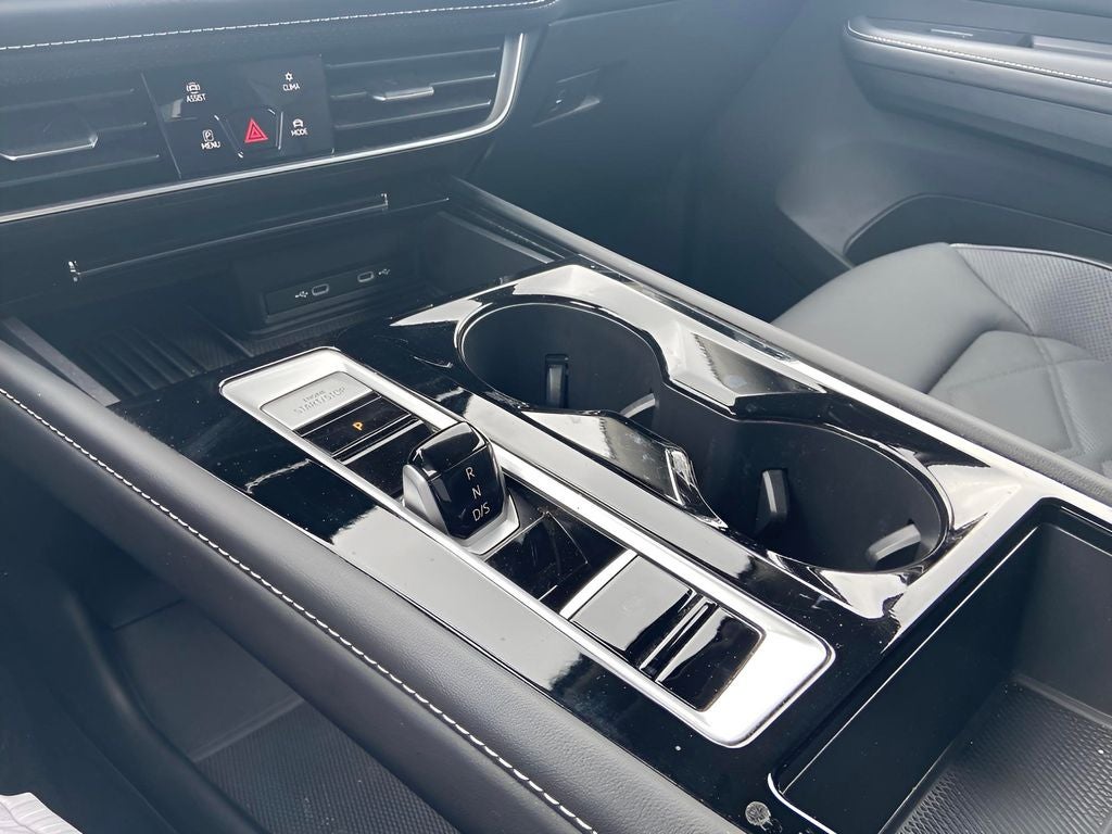 2025 Volkswagen Atlas 2.0T SE w/Technology 1 Owner Clean Auto Check!