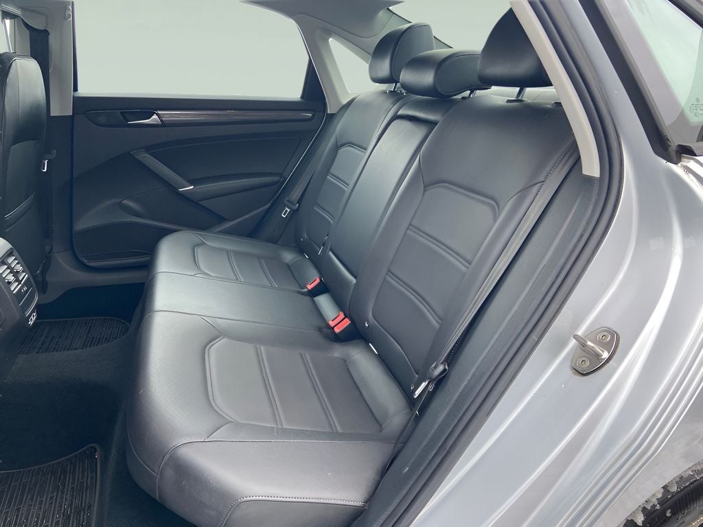 2020 Volkswagen Passat 2.0T R-Line