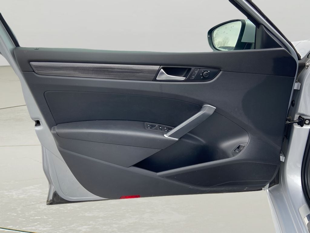 2020 Volkswagen Passat 2.0T R-Line